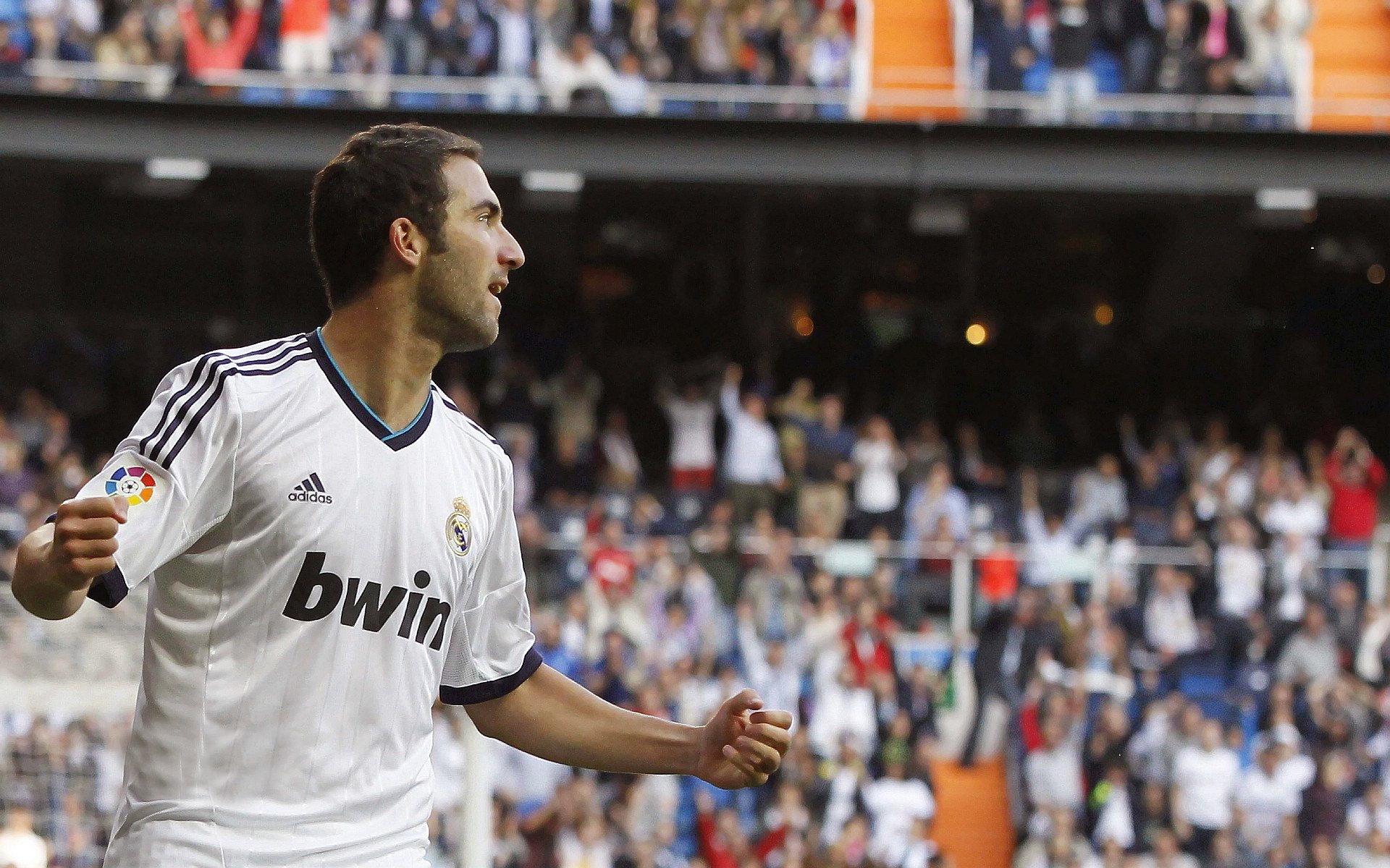 NBA常规赛季后赛席位竞争激烈，球迷热议不断，nba常规赛季后赛得分榜